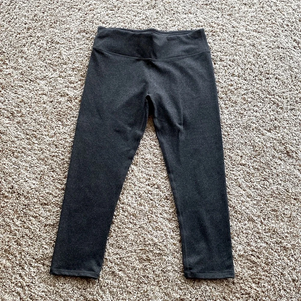 Fabletics Solar Mid Rise Capri Legging - Picture 2 of 5